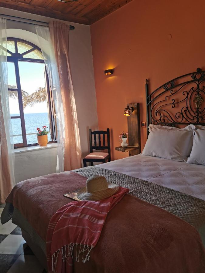 Terracotta Boutique Beach Studios Mithimna Luaran gambar